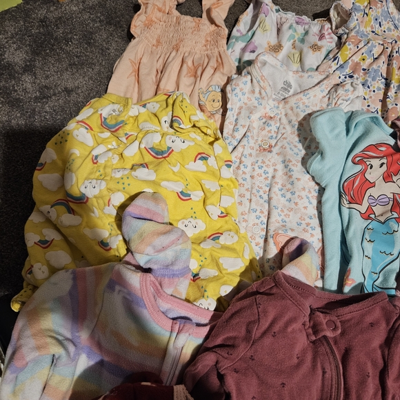 Assorted Bundle Size 6-9 - Picture 12 of 15